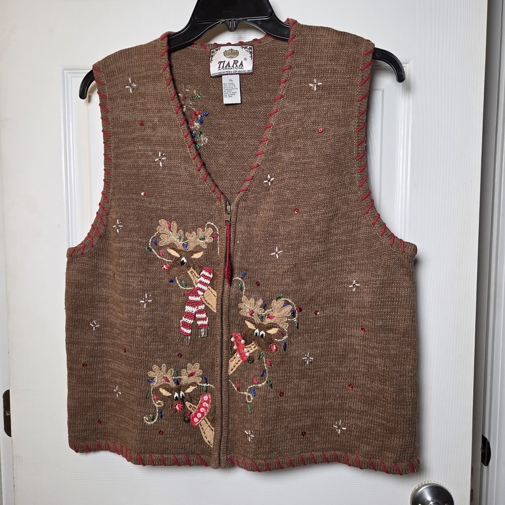 Tiara International sz XL reindeer Christmas holiday sweater vest vneck zip up